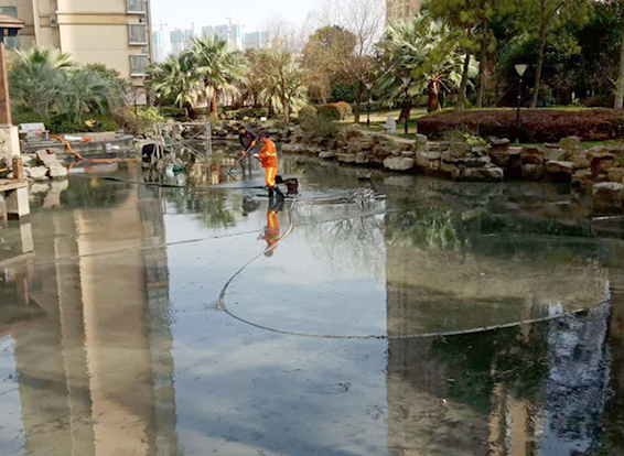 阿拉善左景观池淤泥清理